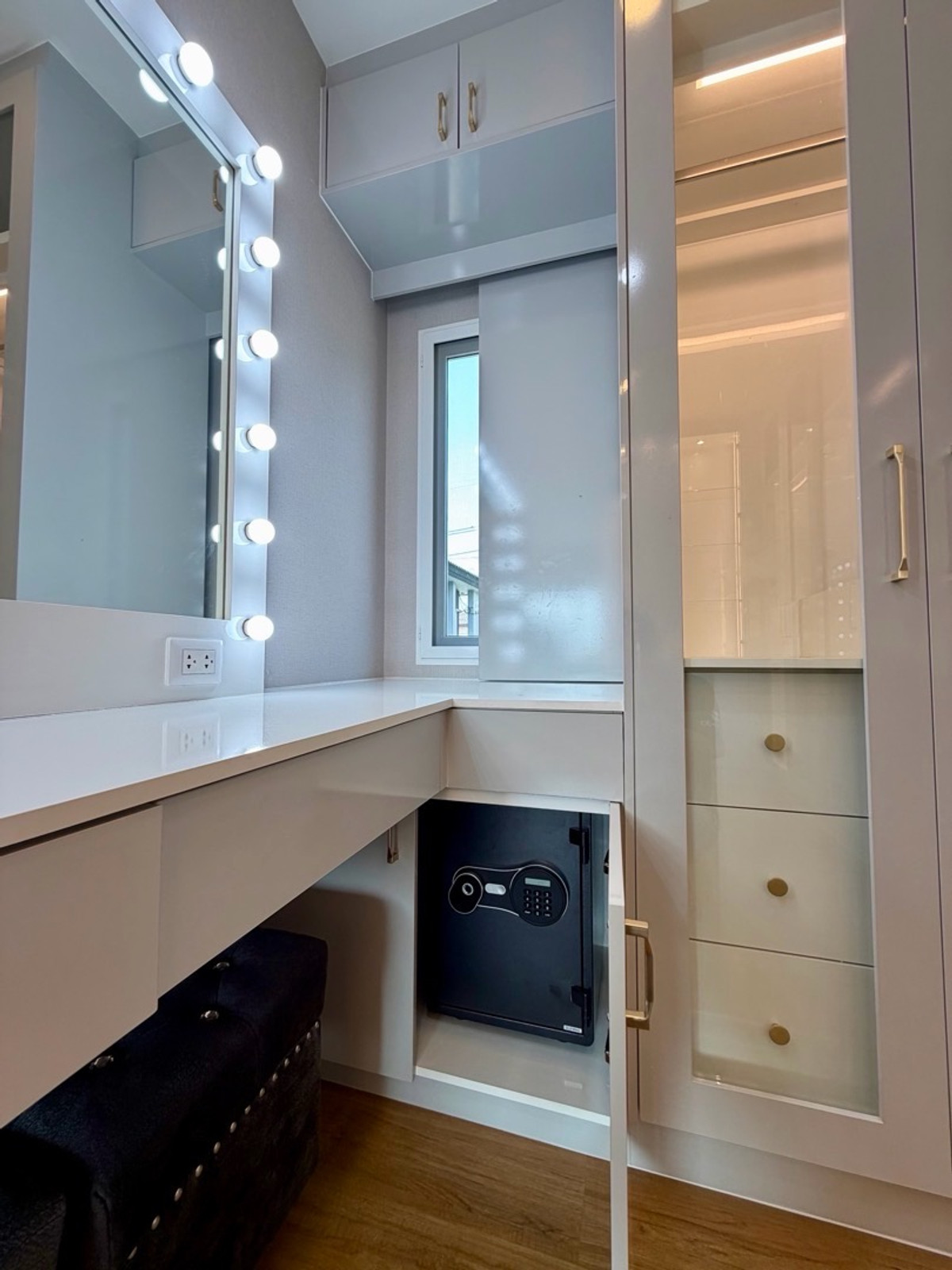 ให้เช่าบ้านปทุมธานี รังสิต ธรรมศาสตร์ : 📍เช่า 𝗖𝗲𝗻𝘁𝗿𝗼 𝗣𝗵𝗮𝗵𝗼𝗹-𝗩𝗶𝗯𝗵𝗮𝘃𝗮𝗱𝗶 𝟮 เซนโทร พหลฯ-วิภาวดี 2