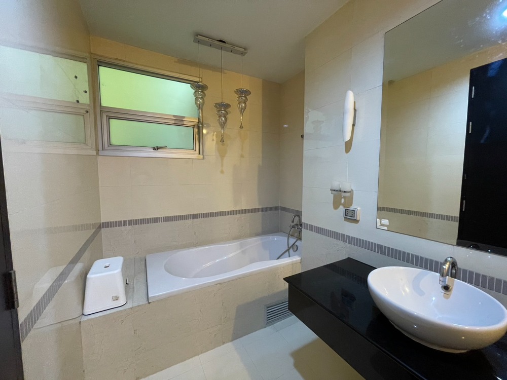 ขายคอนโดราชเทวี พญาไท : บ้านกลางกรุง สยาม ปทุมวัน ห้องชั้นสูง ตึก A ตำแหน่งหายาก ไม่บล็อควิว  เจ้าของอยู่เอง ห้องแต่งสวยพร้อมอยู่