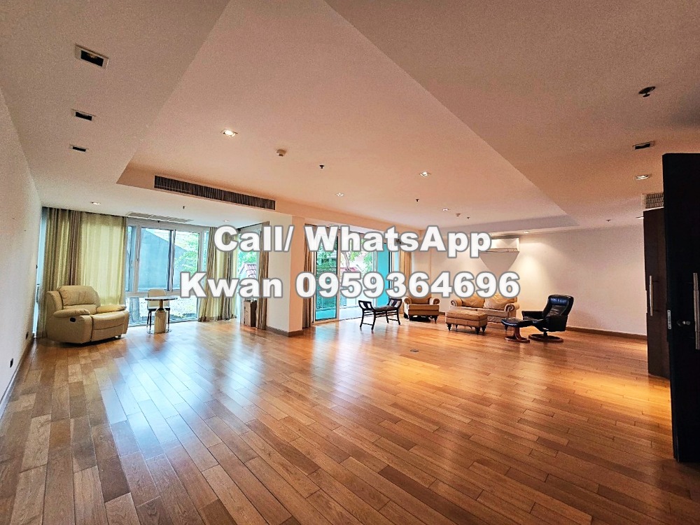 ขายคอนโดสุขุมวิท อโศก ทองหล่อ : 4 Beds Private residences Condominium for sale in Phrompong with large living spaces.