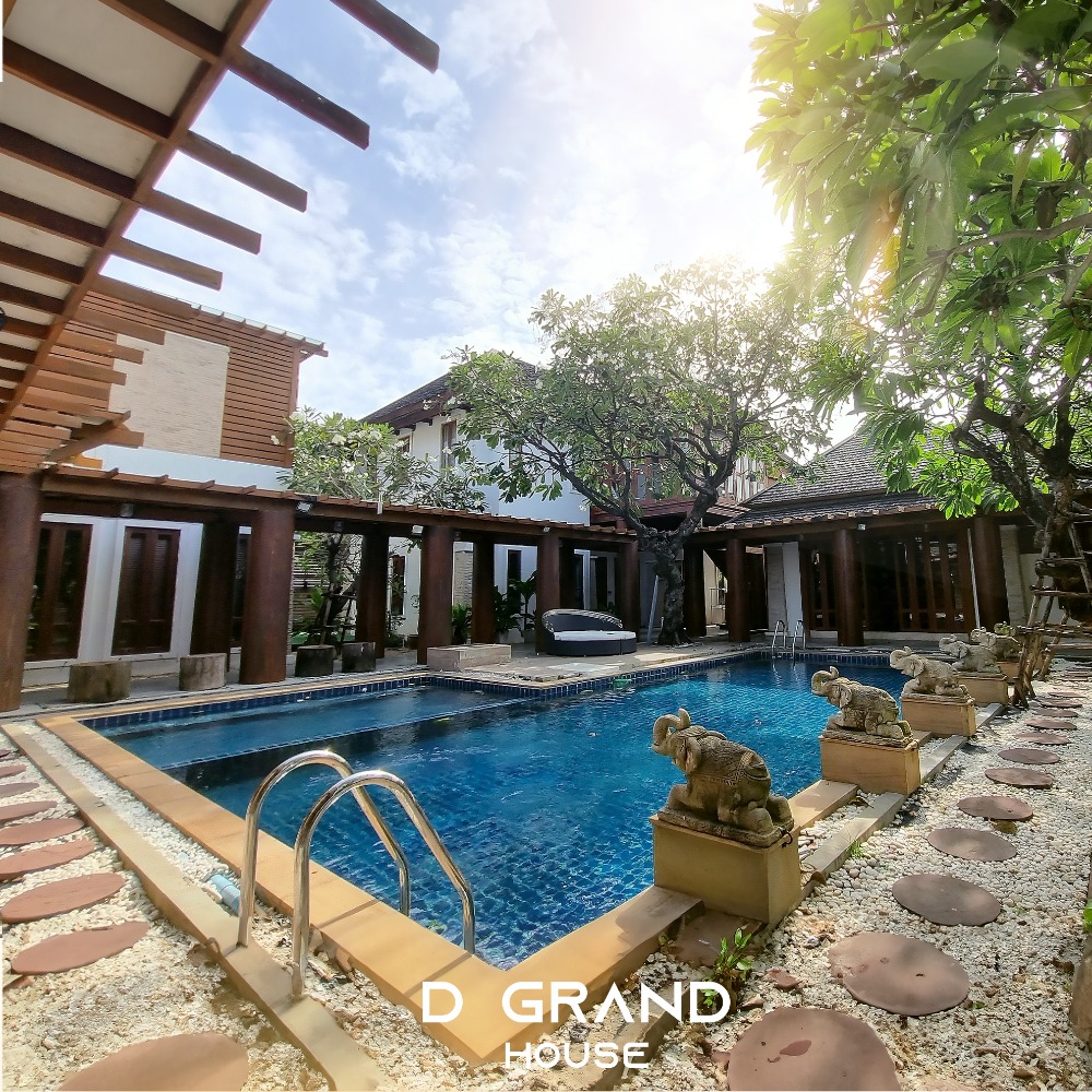For SaleHouseKaset Nawamin,Ladplakao : A luxurious Bali-style pool villa that will complete your daily relaxation atmosphere! The house is made entirely of teak wood, beautifully designed and has its own unique identity.