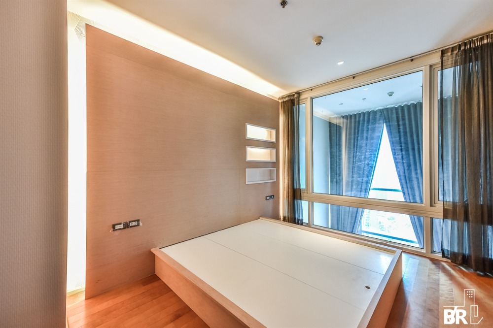 ขายคอนโดราชเทวี พญาไท : ขายห้องถูกมาก Duplex Villa Rachathewi 1B2B 70 Sqm. เพียง 9.9 MB เท่านั้น !!