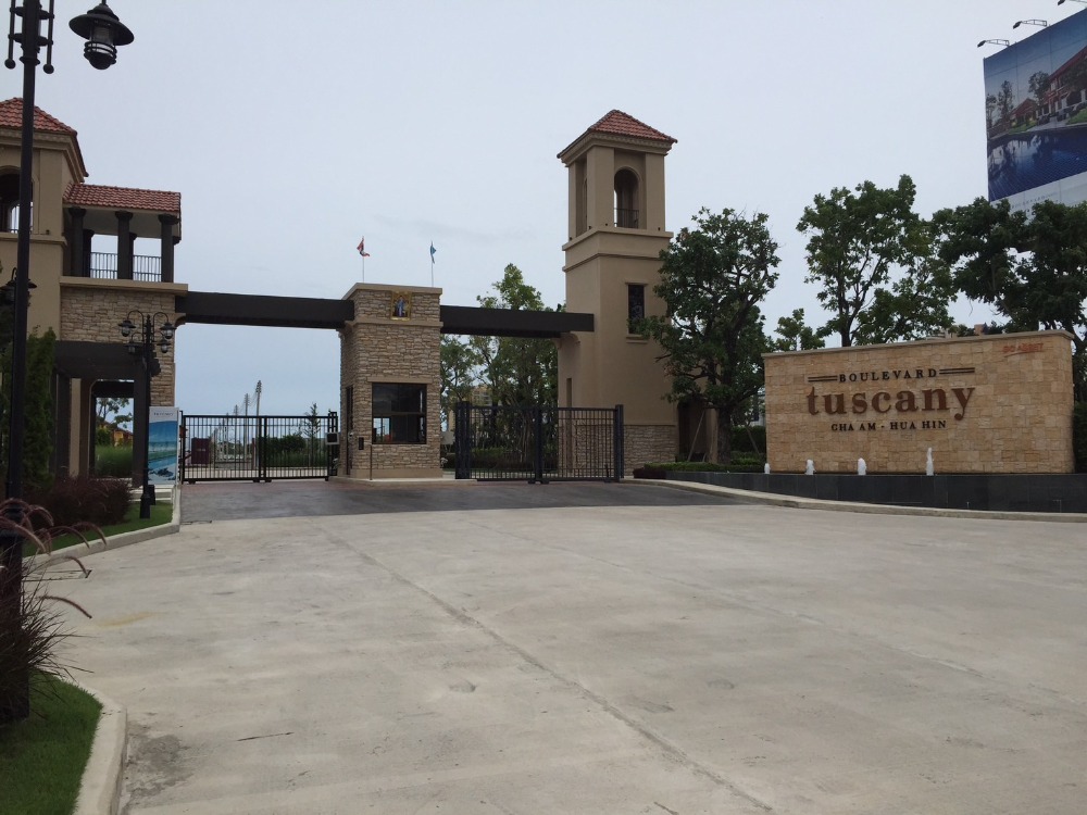 ขายบ้านหัวหิน ประจวบคีรีขันธ์ : ขายบ้านด่วน ราคาพิเศษ 5,990,000 บาท“BOULEVARD TUSCANY CHAAM - HUAHIN“ บูเลอวาร์ด ทัสคานี ชะอำ - หัวหิน