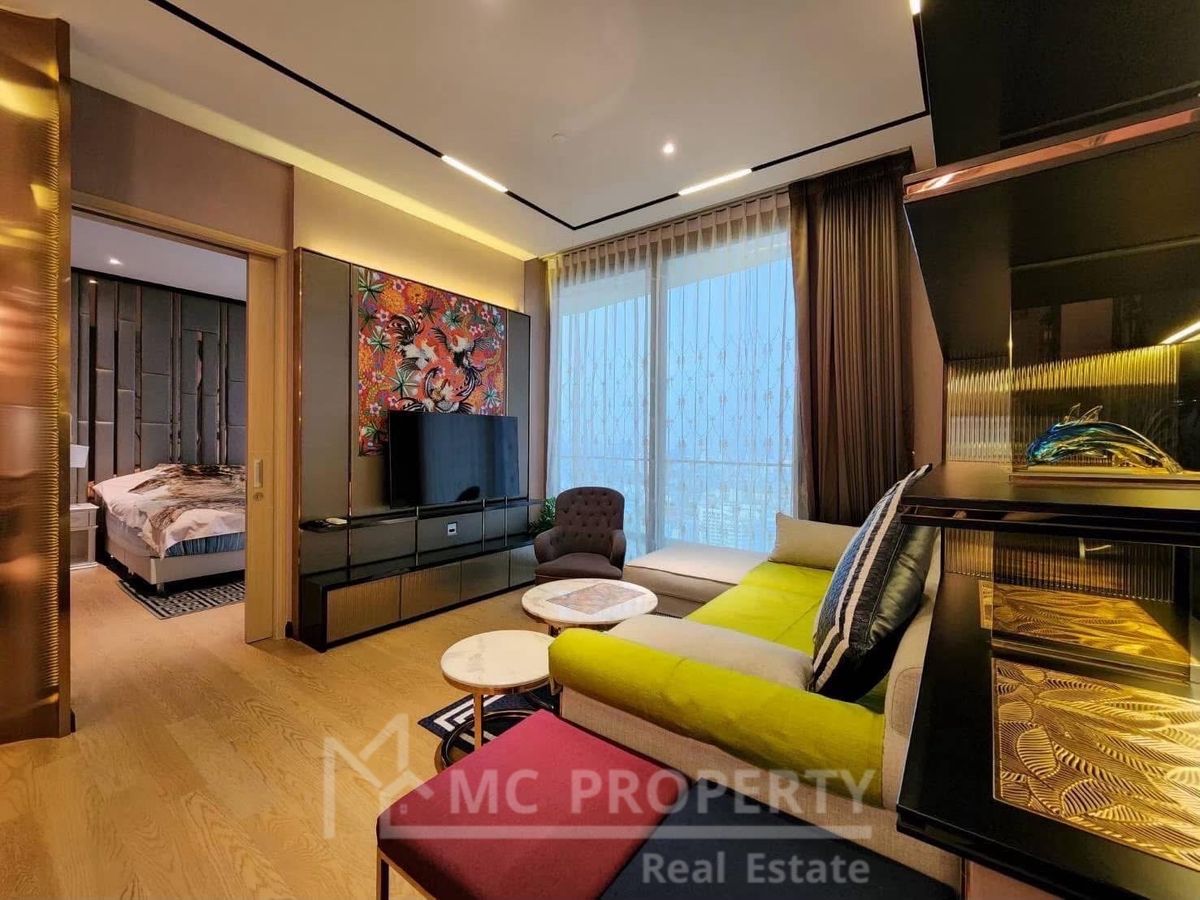 ให้เช่าคอนโดวงเวียนใหญ่ เจริญนคร : Magnolias Waterfront 2 bedroom 96sqm very high floor for rent only 120,000 please contact 0816878954