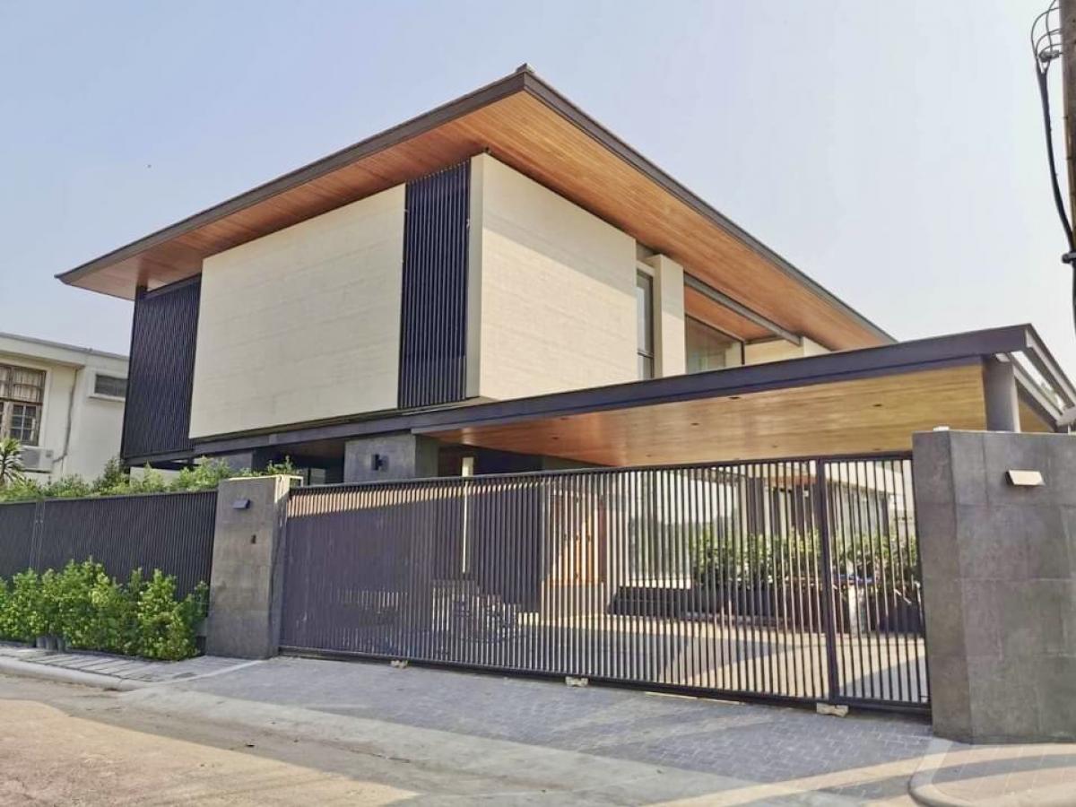 ให้เช่าบ้านบางนา แบริ่ง ลาซาล : 📢👇Evergreen Ville Bangna KM.5, near the expressway, Central Bangna, near many international schools such as ICS International school , Bangkok Patana, TSIS, Raffles, and Berkeley. Close to BTS