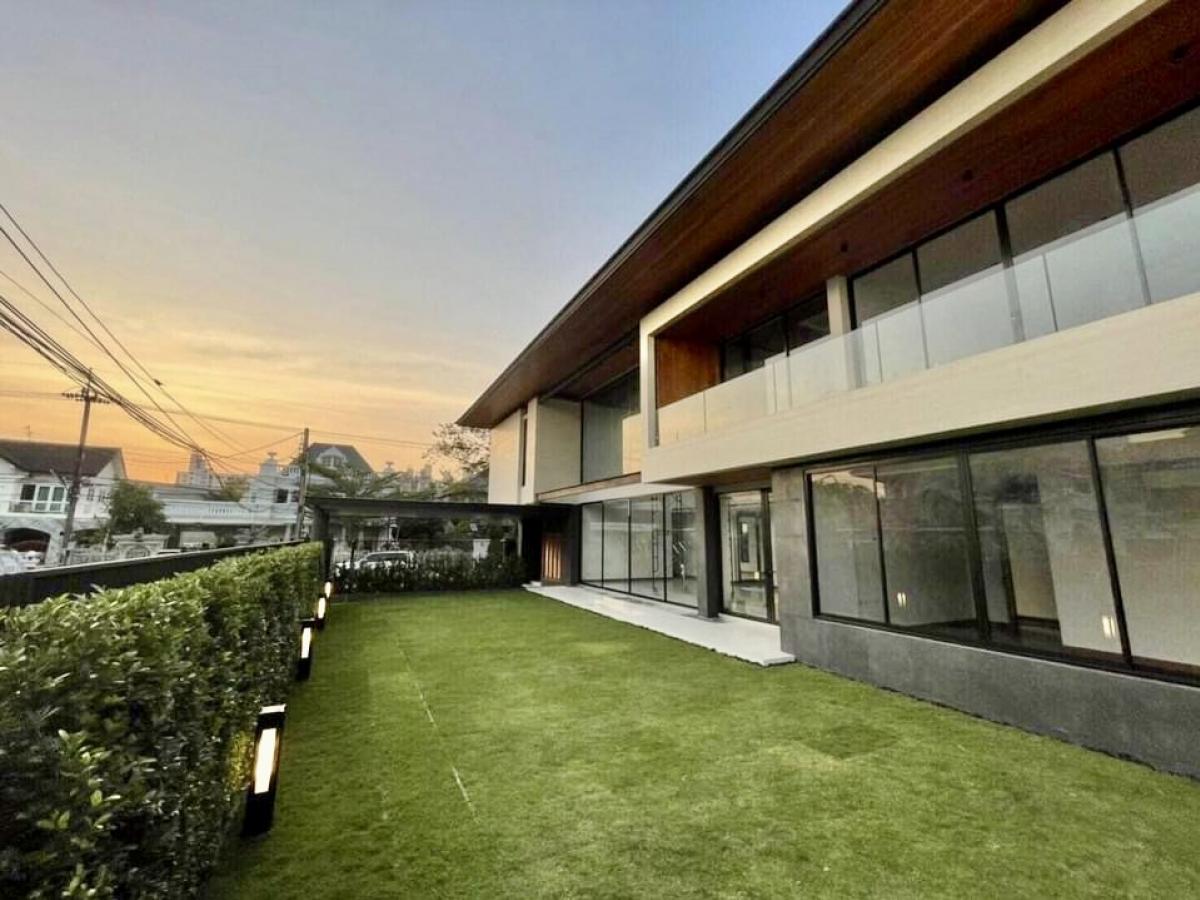 ให้เช่าบ้านบางนา แบริ่ง ลาซาล : 📢👇Evergreen Ville Bangna KM.5, near the expressway, Central Bangna, near many international schools such as ICS International school , Bangkok Patana, TSIS, Raffles, and Berkeley. Close to BTS