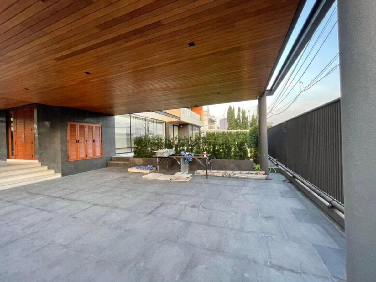 ให้เช่าบ้านบางนา แบริ่ง ลาซาล : 📢👇Evergreen Ville Bangna KM.5, near the expressway, Central Bangna, near many international schools such as ICS International school , Bangkok Patana, TSIS, Raffles, and Berkeley. Close to BTS