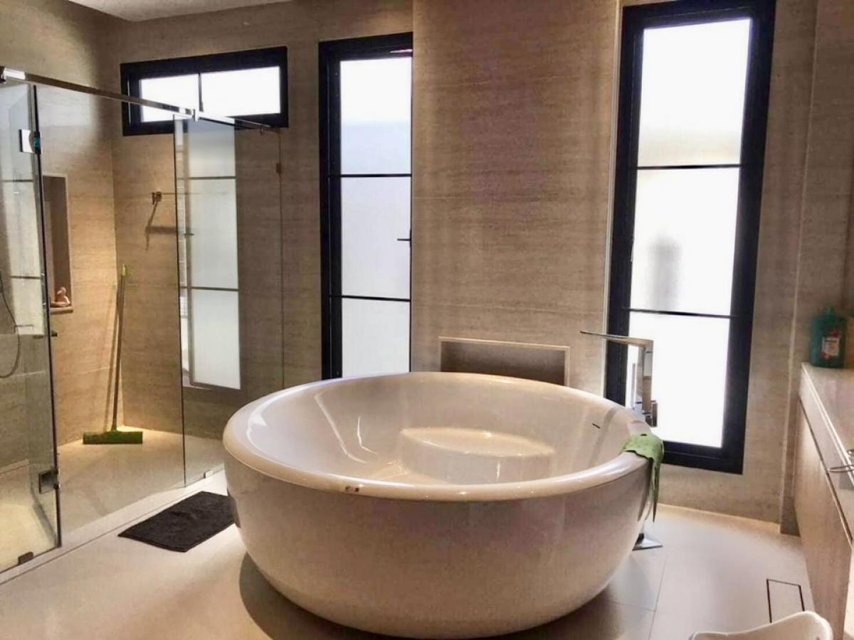 ให้เช่าบ้านบางนา แบริ่ง ลาซาล : 📢👇Evergreen Ville Bangna KM.5, near the expressway, Central Bangna, near many international schools such as ICS International school , Bangkok Patana, TSIS, Raffles, and Berkeley. Close to BTS