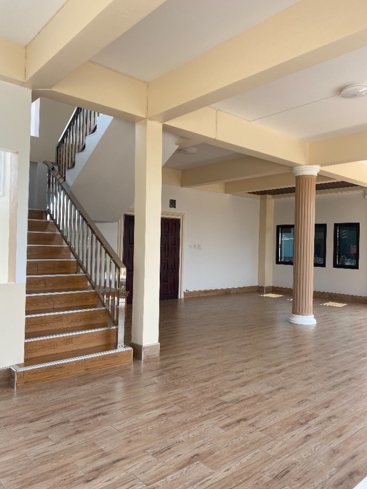 ขายที่ดินสุโขทัย : ขายด่วน บ้านสวยที่ดินทำเลดีติดถนน น้ำไม่ท่วน เนื้อที่ 4 ไร่ 41.5 ตารางวา จ.สุโขทัย