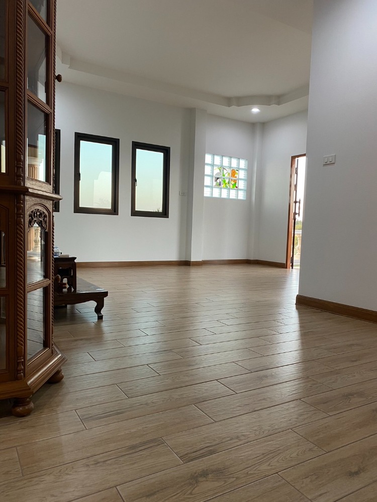 ขายที่ดินสุโขทัย : ขายด่วน บ้านสวยที่ดินทำเลดีติดถนน น้ำไม่ท่วน เนื้อที่ 4 ไร่ 41.5 ตารางวา จ.สุโขทัย