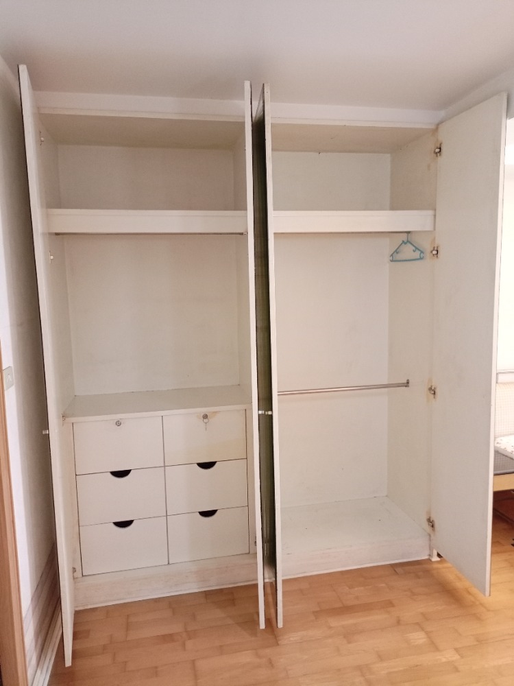 ขายคอนโดสีลม ศาลาแดง บางรัก : Pipat Place【𝐒𝐄𝐋𝐋】🔥 คอนโดพื้นที่ใช้งานสูงสุด ด้วยเฟอร์นิเจอร์บิ้วอินสไตล์โมเดิร์น ใกล้แหล่งช็อปปิ้งและการเดินทาง🔥 ติดต่อไลน์ไอดี: @hacondo