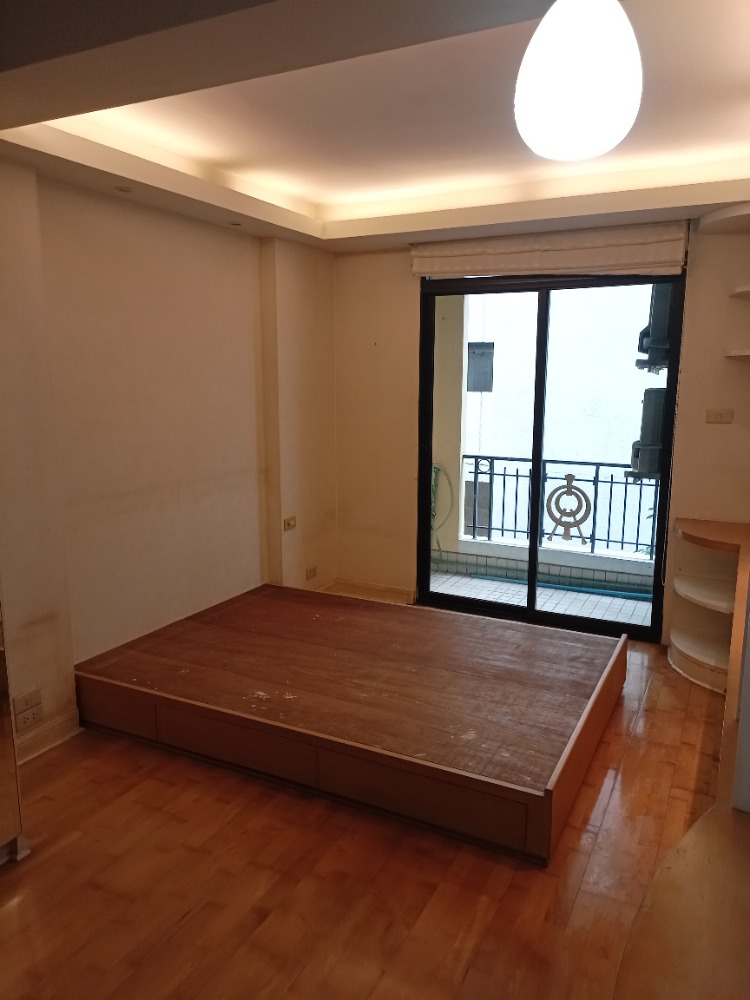 ขายคอนโดสีลม ศาลาแดง บางรัก : Pipat Place【𝐒𝐄𝐋𝐋】🔥 คอนโดพื้นที่ใช้งานสูงสุด ด้วยเฟอร์นิเจอร์บิ้วอินสไตล์โมเดิร์น ใกล้แหล่งช็อปปิ้งและการเดินทาง🔥 ติดต่อไลน์ไอดี: @hacondo