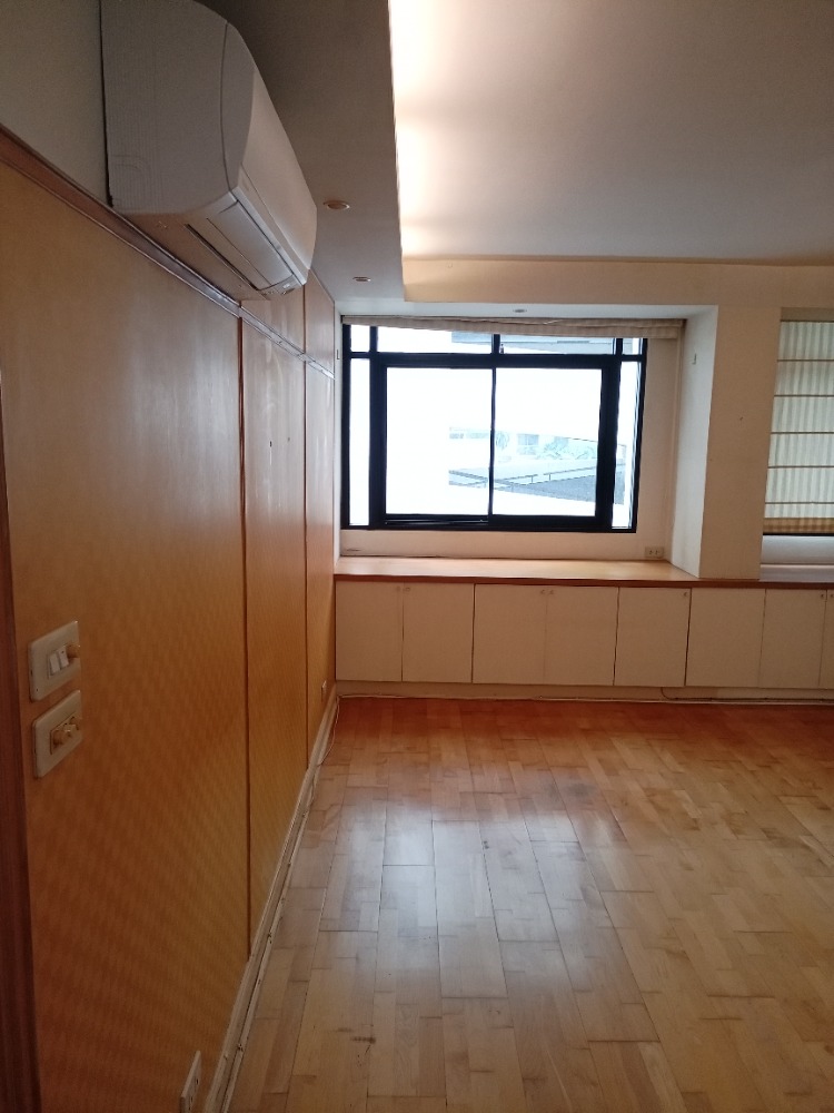 ขายคอนโดสีลม ศาลาแดง บางรัก : Pipat Place【𝐒𝐄𝐋𝐋】🔥 คอนโดพื้นที่ใช้งานสูงสุด ด้วยเฟอร์นิเจอร์บิ้วอินสไตล์โมเดิร์น ใกล้แหล่งช็อปปิ้งและการเดินทาง🔥 ติดต่อไลน์ไอดี: @hacondo