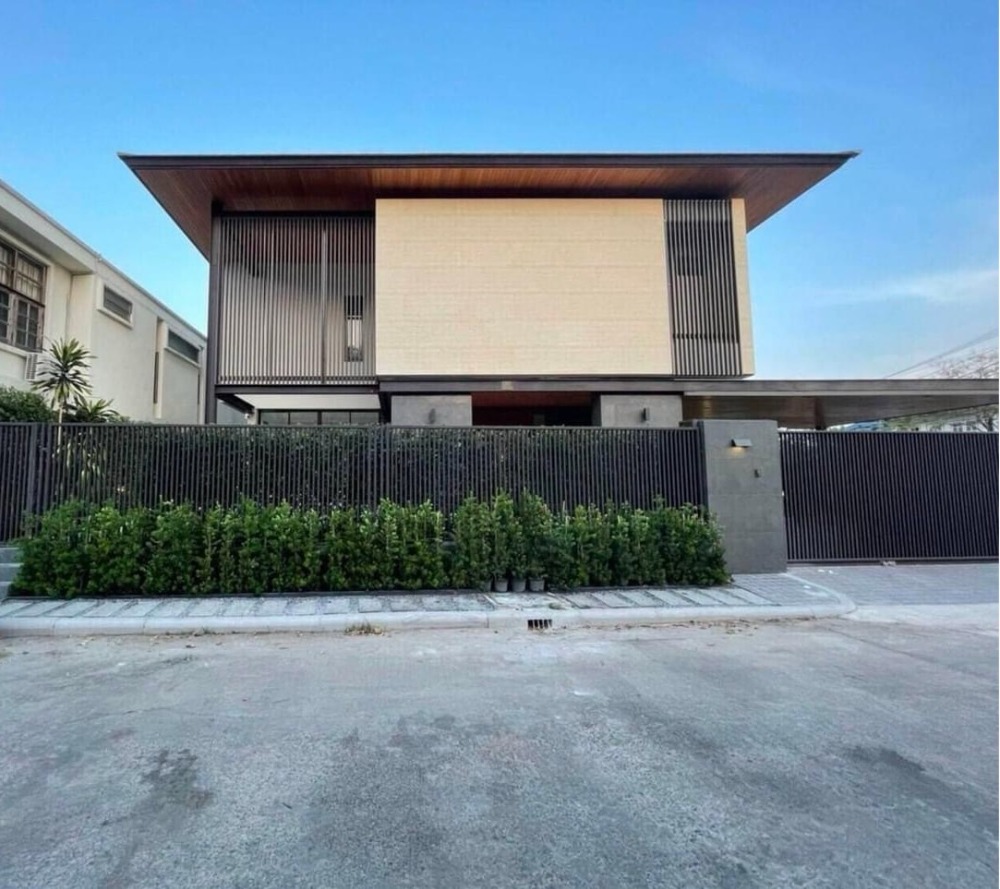 ให้เช่าบ้านบางนา แบริ่ง ลาซาล : 📢👇Evergreen Ville Bangna KM.5, near the expressway, Central Bangna, near many international schools such as ICS International school , Bangkok Patana, TSIS, Raffles, and Berkeley. Close to BTS