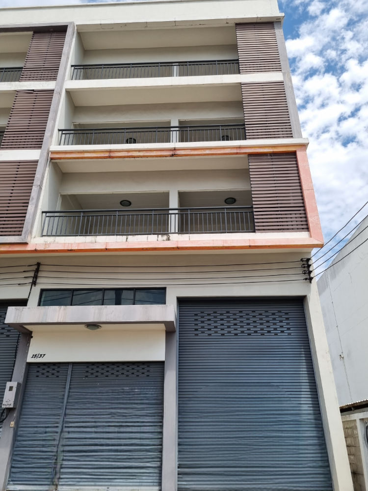 For SaleHome OfficePathum Thani,Rangsit, Thammasat : For sale: Home office with parking space for 10 cars, on Lam Luk Ka Road