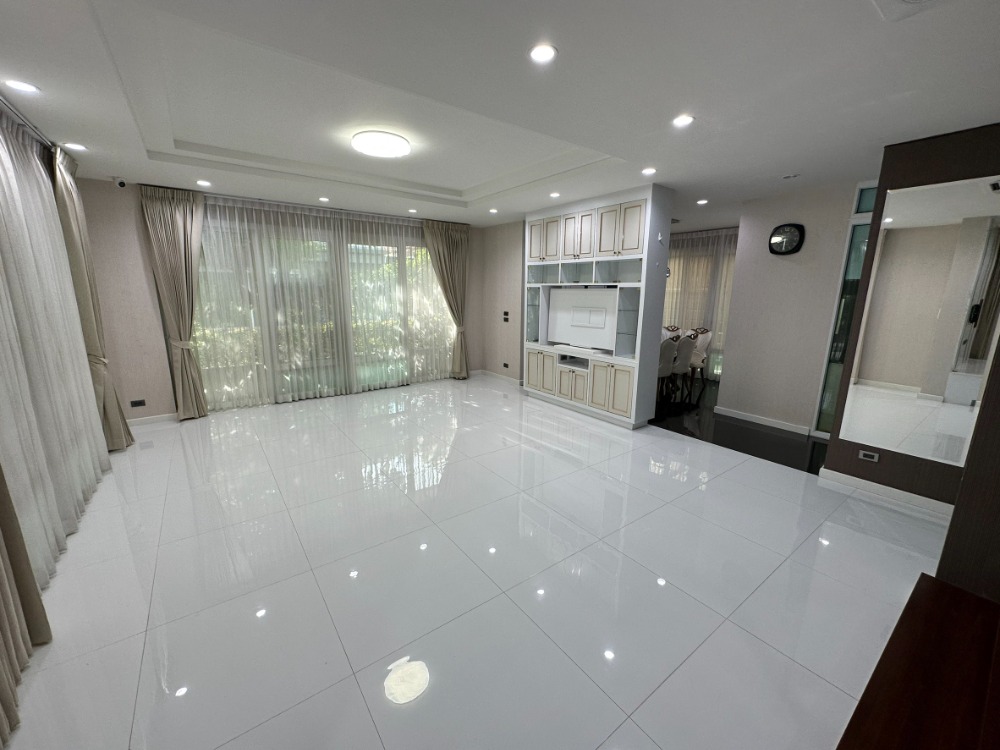 ขายบ้านลาดพร้าว เซ็นทรัลลาดพร้าว : เดอะ แกลเลอรี่ เฮ้าส์ แพทเทิร์น / 3 ห้องนอน (ขาย), The Gallery House Pattern / 3 Bedrooms (FOR SALE) TPM135