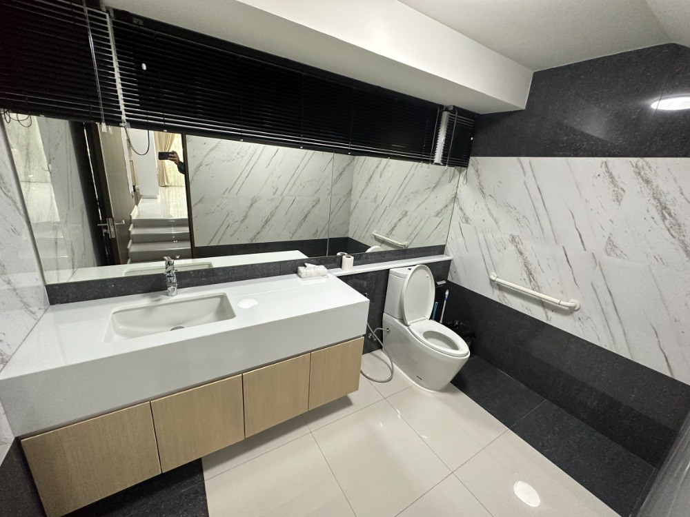 ขายบ้านลาดพร้าว เซ็นทรัลลาดพร้าว : เดอะ แกลเลอรี่ เฮ้าส์ แพทเทิร์น / 3 ห้องนอน (ขาย), The Gallery House Pattern / 3 Bedrooms (FOR SALE) TPM135