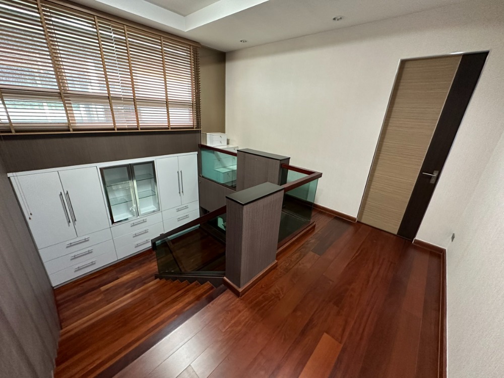 ขายบ้านลาดพร้าว เซ็นทรัลลาดพร้าว : เดอะ แกลเลอรี่ เฮ้าส์ แพทเทิร์น / 3 ห้องนอน (ขาย), The Gallery House Pattern / 3 Bedrooms (FOR SALE) TPM135