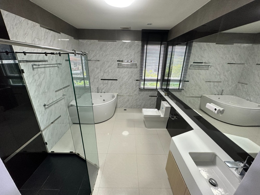 ขายบ้านลาดพร้าว เซ็นทรัลลาดพร้าว : เดอะ แกลเลอรี่ เฮ้าส์ แพทเทิร์น / 3 ห้องนอน (ขาย), The Gallery House Pattern / 3 Bedrooms (FOR SALE) TPM135