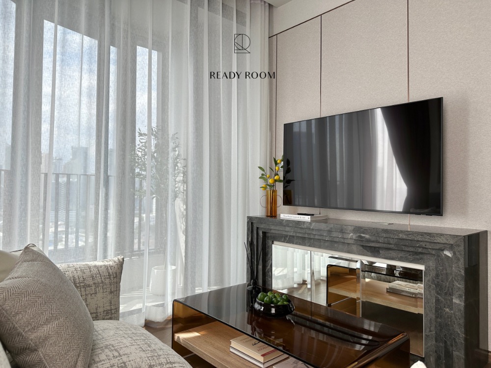 For SaleCondoSukhumvit, Asoke, Thonglor : For sale Ideo Q Sukhumvit 36, corner room, 2 bedrooms, beautifully decorated, fully furnished, curved balcony, high floor, beautiful view, easy to travel, near BTS Thonglor