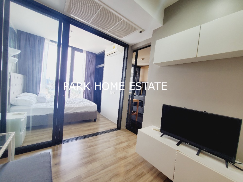 For RentCondoSapankwai,Jatujak : Only 17,000 baht/month for rent The Line Chatuchak - Mochit, room size 27 sq m., beautifully decorated room, good price✨ 083-601-0968 Line : @pukkhome