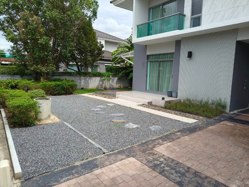 For RentHousePattanakan, Srinakarin : For Rent: 2-Story Detached House in Perfect Place 2, Property Perfect, New Krungthep Kreetha Road, Khlong Song Ton Nun, Lat Krabang, Bangkok 10520  Land Area: 90 sq.wah Usable Area: 252 sq.m. 4 Bedrooms, 3 Bathrooms