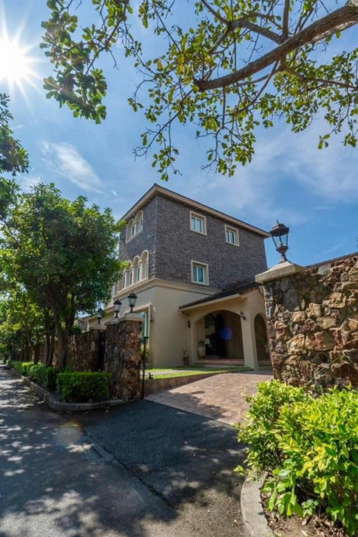 ขายบ้านพัทยา บางแสน ชลบุรี สัตหีบ : ขายบ้านโครงการ Silk Road พัทยา ชัยพฤกษ์ 2 ขนาด 1220 Sq.m  4 bed 4 bath เพียง 35,900,000 ติดต่อ 086-795-9997 จิมมี่