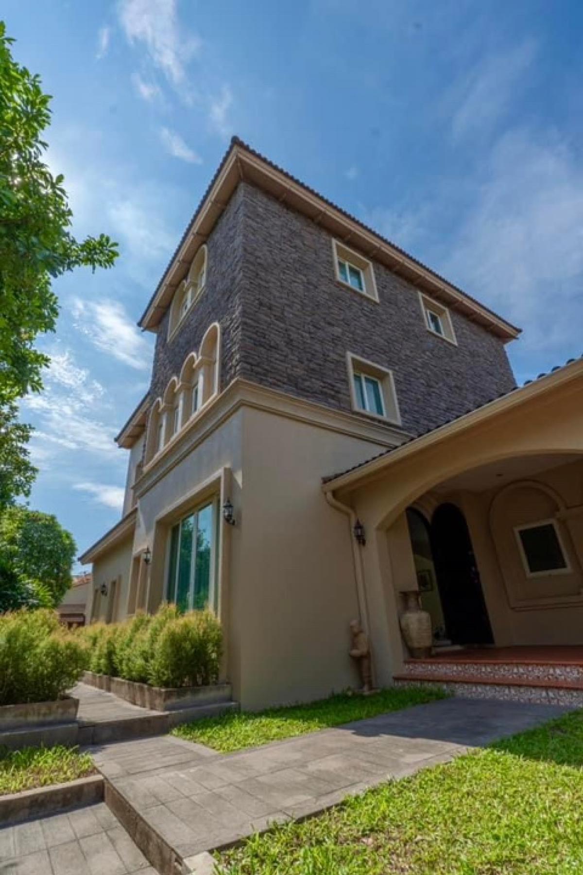 ขายบ้านพัทยา บางแสน ชลบุรี สัตหีบ : ขายบ้านโครงการ Silk Road พัทยา ชัยพฤกษ์ 2 ขนาด 1220 Sq.m  4 bed 4 bath เพียง 35,900,000 ติดต่อ 086-795-9997 จิมมี่