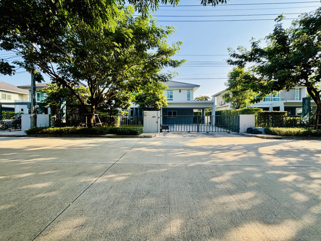 For SaleHouseLadkrabang, Suwannaphum Airport : For sale: Single house, largest house type, Mantana 2 Motorway - Krungthep Kreetha, usable area 285 sq m, size 1 ngan, 10 sq wa,