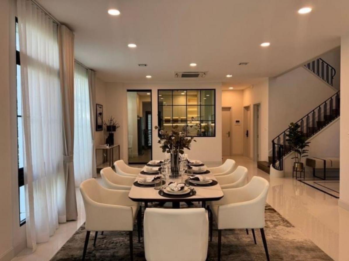 For SaleHousePattanakan, Srinakarin : House for sale, Nantawan Rama 9, Bangkok, new cut, size 400 Sq.m, 4 bed, 5 bath, only 53,000,000, contact 086-795-9997 (Jimmy)