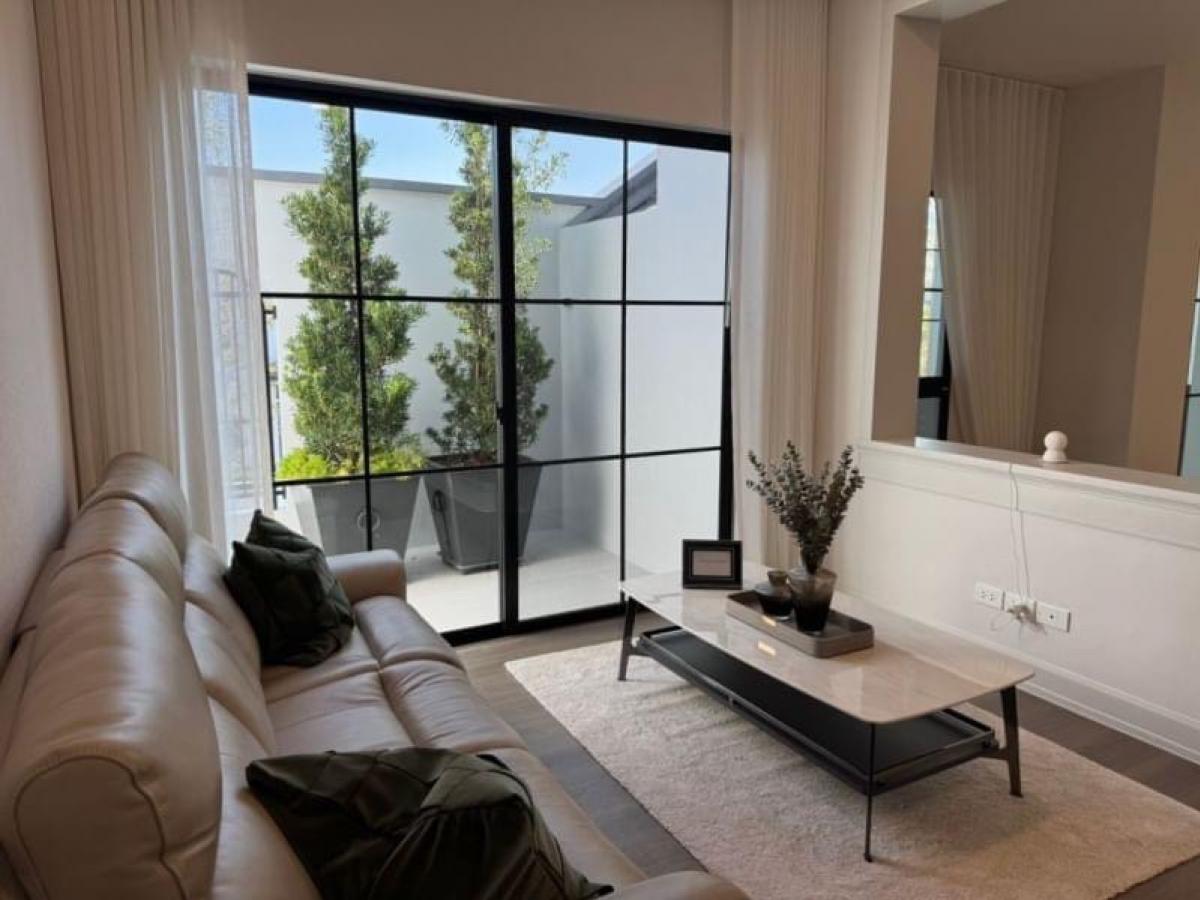 For SaleHousePattanakan, Srinakarin : House for sale, Nantawan Rama 9, Bangkok, new cut, size 400 Sq.m, 4 bed, 5 bath, only 53,000,000, contact 086-795-9997 (Jimmy)