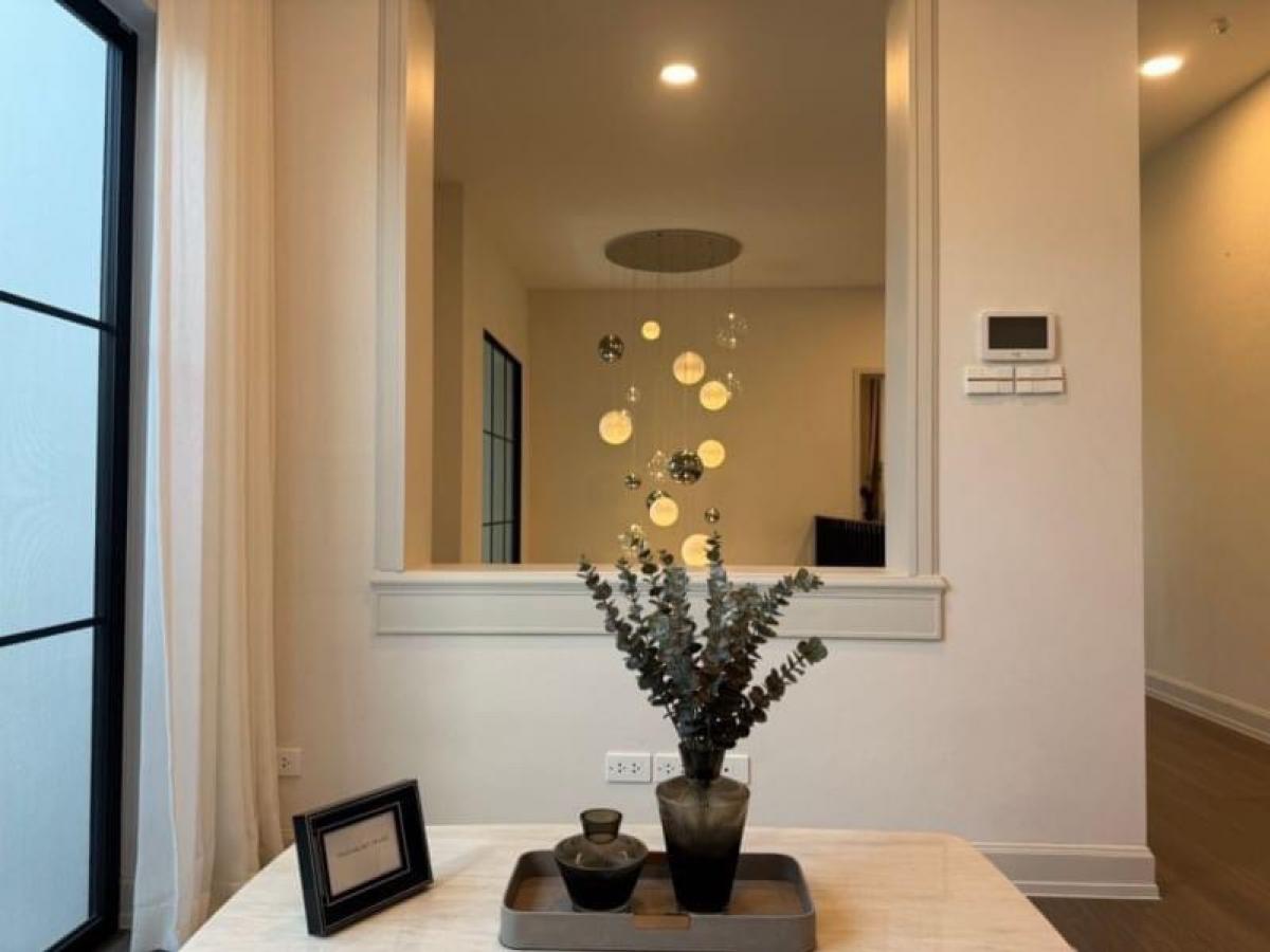 For SaleHousePattanakan, Srinakarin : House for sale, Nantawan Rama 9, Bangkok, new cut, size 400 Sq.m, 4 bed, 5 bath, only 53,000,000, contact 086-795-9997 (Jimmy)