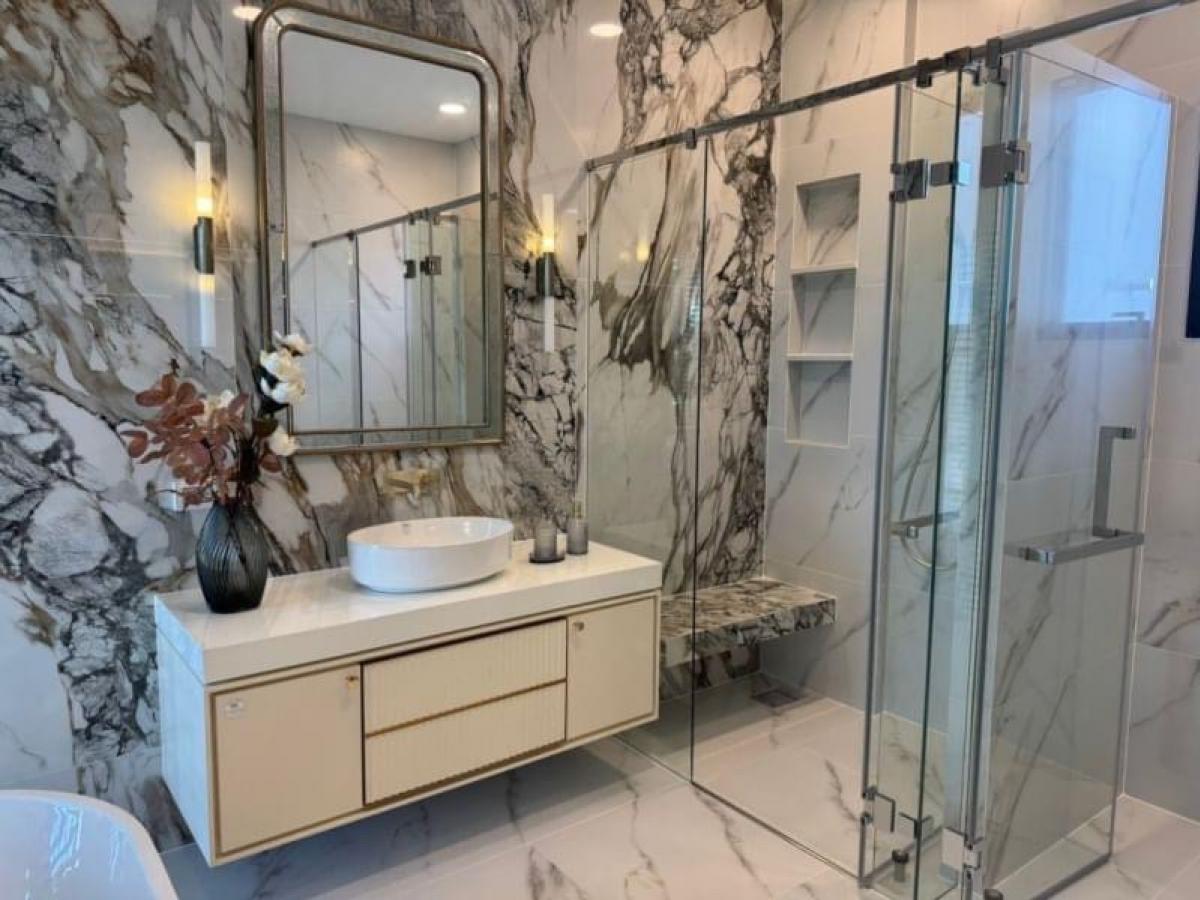 For SaleHousePattanakan, Srinakarin : House for sale, Nantawan Rama 9, Bangkok, new cut, size 400 Sq.m, 4 bed, 5 bath, only 53,000,000, contact 086-795-9997 (Jimmy)