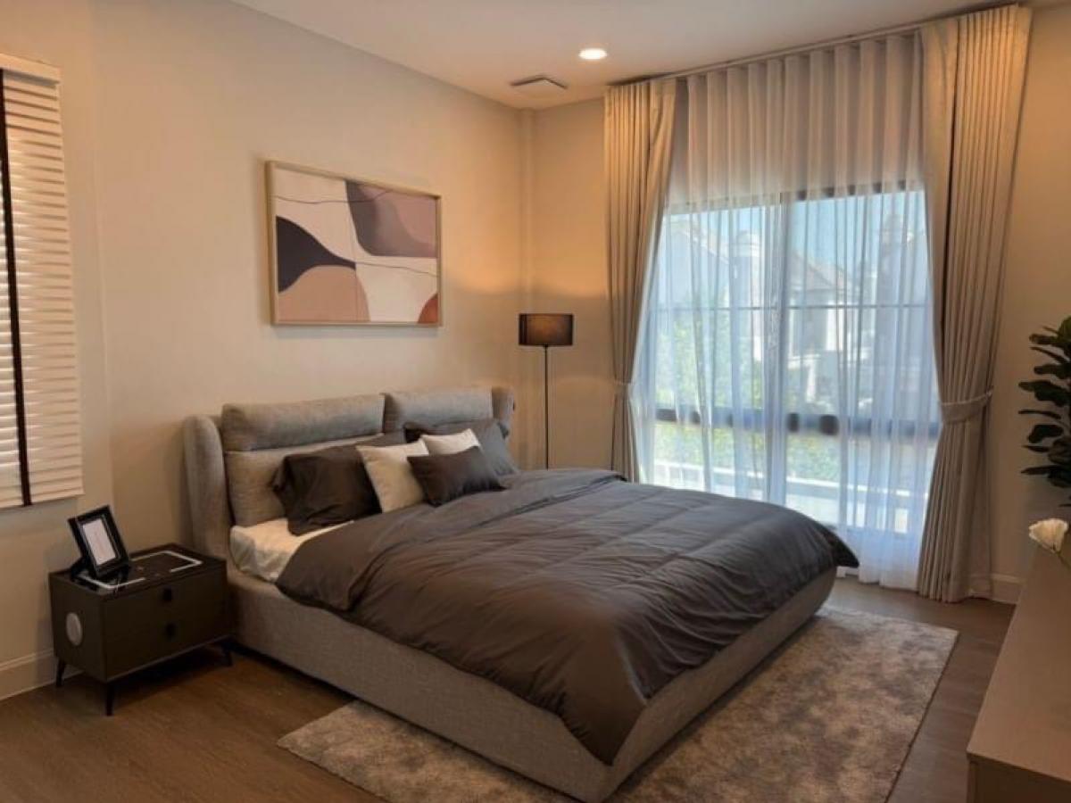 For SaleHousePattanakan, Srinakarin : House for sale, Nantawan Rama 9, Bangkok, new cut, size 400 Sq.m, 4 bed, 5 bath, only 53,000,000, contact 086-795-9997 (Jimmy)