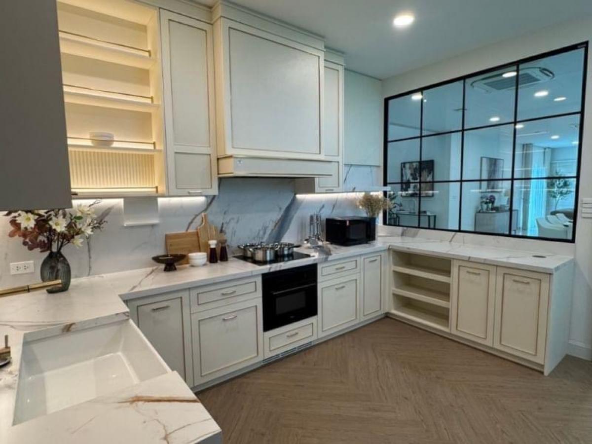 For SaleHousePattanakan, Srinakarin : House for sale, Nantawan Rama 9, Bangkok, new cut, size 400 Sq.m, 4 bed, 5 bath, only 53,000,000, contact 086-795-9997 (Jimmy)