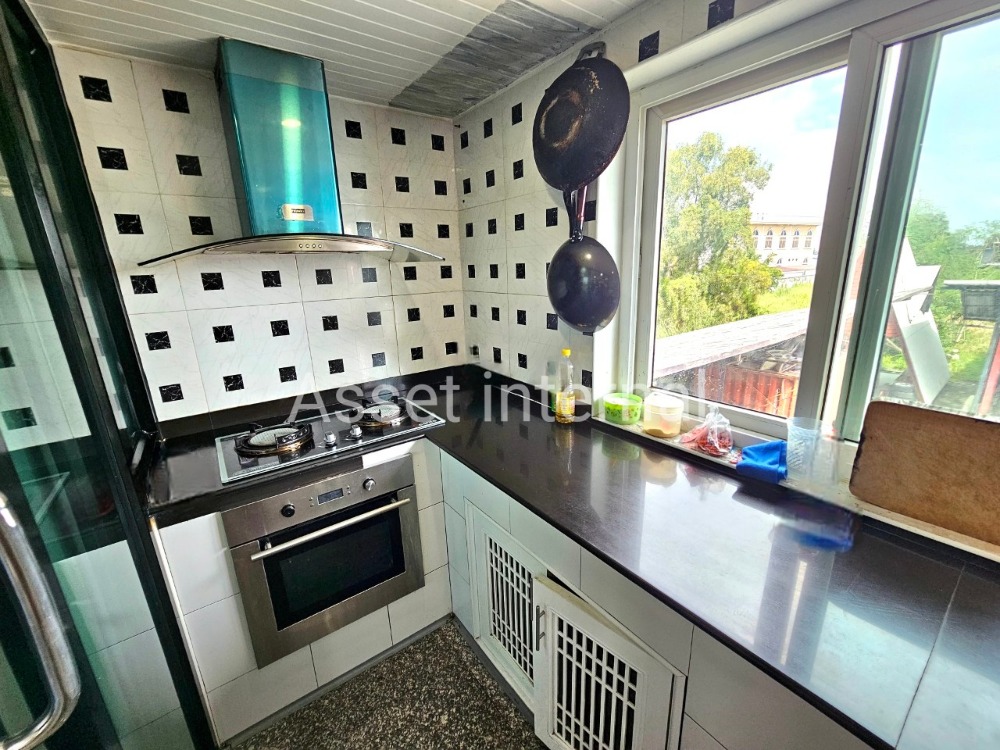 For SaleHome OfficeMin Buri, Romklao : Land for sale with Home Office, 4 and a half storey office, area 1 rai, 10 bedrooms, 9 bathrooms, parking for 50 cars, with 16 kw Solar cell panel, Saen Saep Subdistrict, Min Buri District, Bangkok