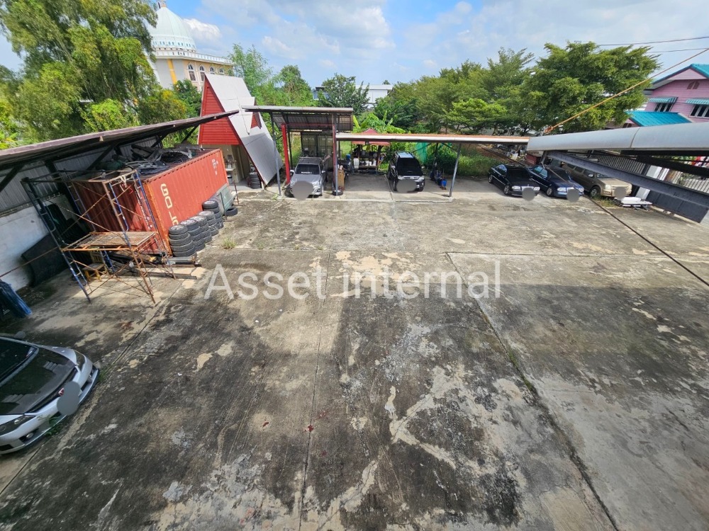 For SaleHome OfficeMin Buri, Romklao : Land for sale with Home Office, 4 and a half storey office, area 1 rai, 10 bedrooms, 9 bathrooms, parking for 50 cars, with 16 kw Solar cell panel, Saen Saep Subdistrict, Min Buri District, Bangkok