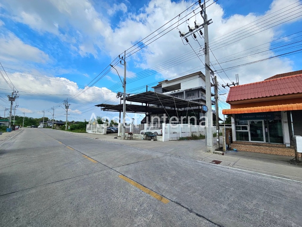 For SaleHome OfficeMin Buri, Romklao : Land for sale with Home Office, 4 and a half storey office, area 1 rai, 10 bedrooms, 9 bathrooms, parking for 50 cars, with 16 kw Solar cell panel, Saen Saep Subdistrict, Min Buri District, Bangkok