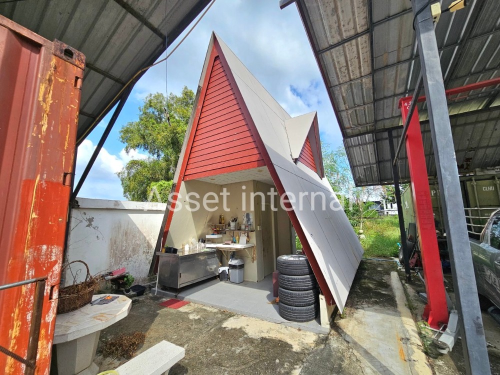 For SaleHome OfficeMin Buri, Romklao : Land for sale with Home Office, 4 and a half storey office, area 1 rai, 10 bedrooms, 9 bathrooms, parking for 50 cars, with 16 kw Solar cell panel, Saen Saep Subdistrict, Min Buri District, Bangkok