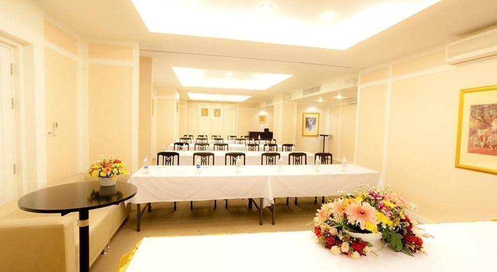 For SaleHotel&Apartment BusinessPattanakan, Srinakarin : Hotel for sale in Srinakarin-Chaloem Prakiat Rama 9 area, near Sri Udom BTS station