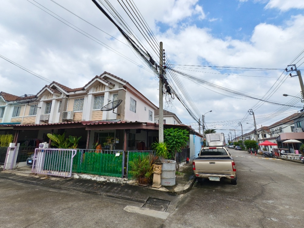 For SaleTownhomeNonthaburi, Bang Yai, Bangbuathong : Golden opportunity! Corner house, good location, large area, 29.2 sq.w., fully extended, in pristine condition, Pruksa Village 76, hurry and reserve before you miss out!