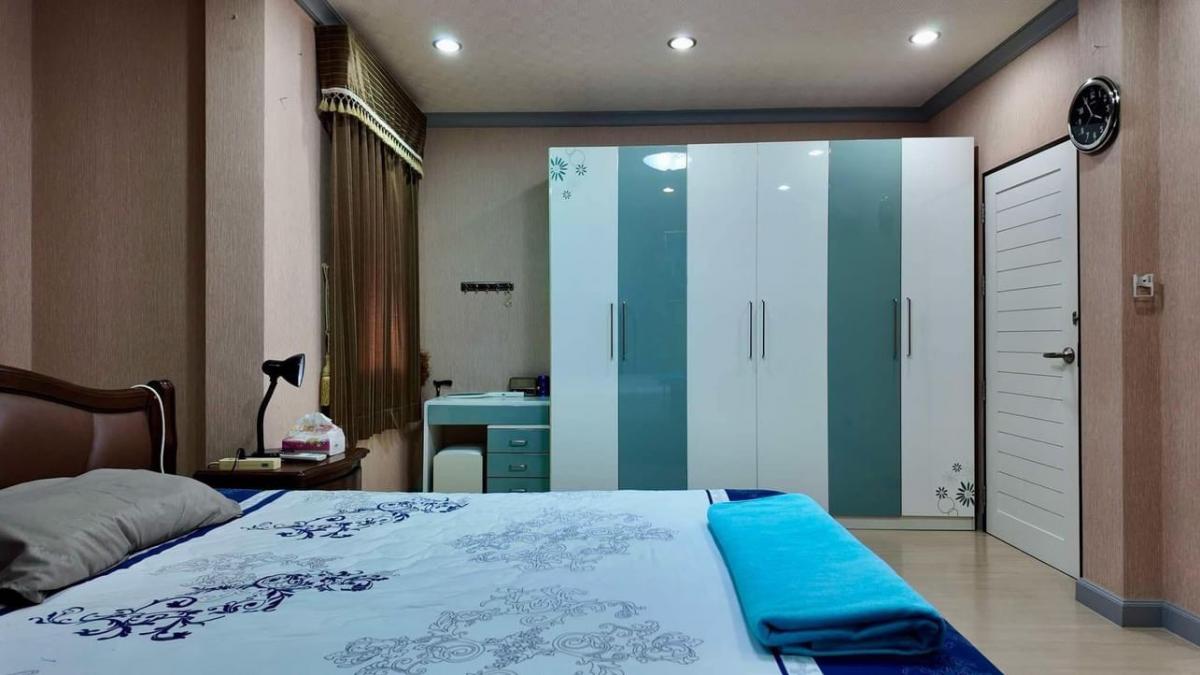 For SaleHouseRathburana, Suksawat : SALE Urgent sale, great value single house, Wararom Pracha Uthit 98, ready to move in, free furniture worth hundreds of thousands