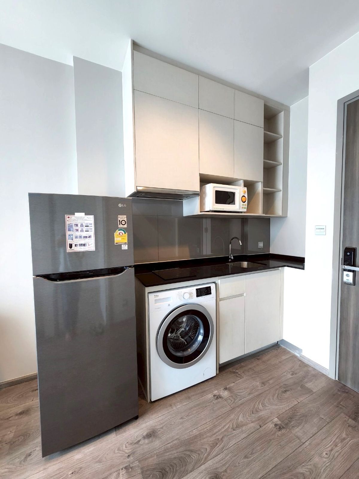 ให้เช่าคอนโดลาดพร้าว เซ็นทรัลลาดพร้าว : Whizdom avenue ratchada-ladprao ✨1 Bedroom  32  ตร.ม.  📞 Line:@pukkhome (with @ )