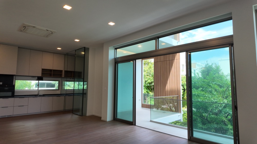 ขายบ้านพัฒนาการ ศรีนครินทร์ : ด่วน! ลดเป็นล้าน บ้านสุดหรูสไตล์โมเดิร์นลอฟท์ VIVE Rama9 หลังมุม ติดสวน