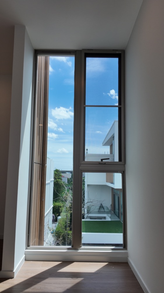 ขายบ้านพัฒนาการ ศรีนครินทร์ : ด่วน! ลดเป็นล้าน บ้านสุดหรูสไตล์โมเดิร์นลอฟท์ VIVE Rama9 หลังมุม ติดสวน