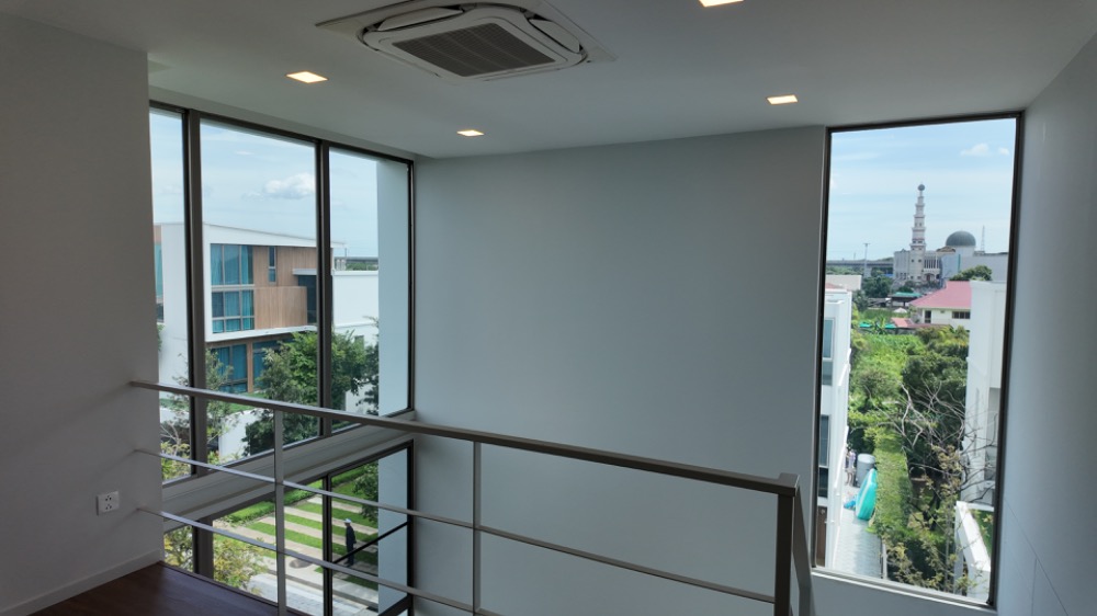 ขายบ้านพัฒนาการ ศรีนครินทร์ : ด่วน! ลดเป็นล้าน บ้านสุดหรูสไตล์โมเดิร์นลอฟท์ VIVE Rama9 หลังมุม ติดสวน