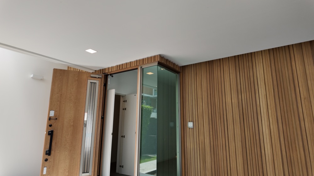 ขายบ้านพัฒนาการ ศรีนครินทร์ : ด่วน! ลดเป็นล้าน บ้านสุดหรูสไตล์โมเดิร์นลอฟท์ VIVE Rama9 หลังมุม ติดสวน