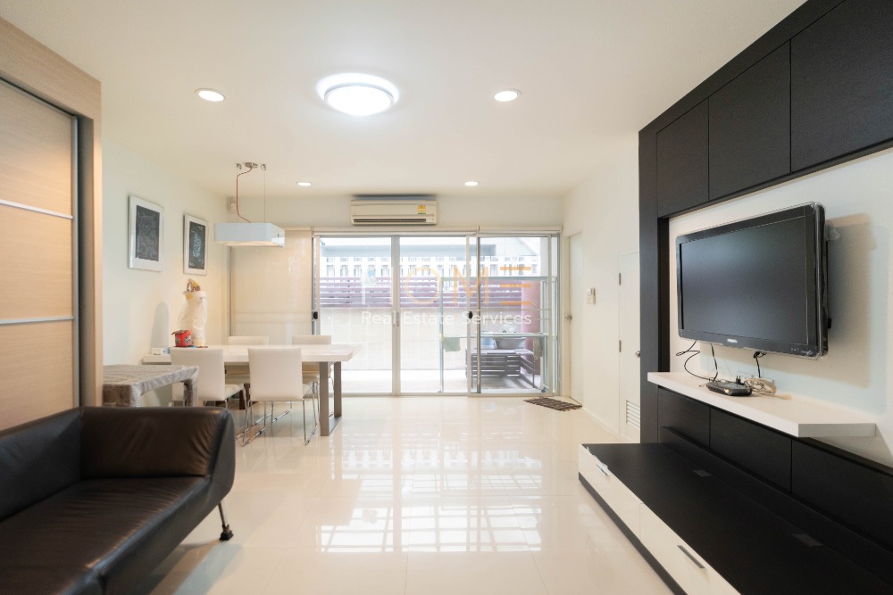 For RentTownhomePattanakan, Srinakarin : Townhome Noble Cube Pattanakarn / 3 Bedrooms (FOR RENT), Noble Cube Pattanakarn / Townhome 3 Bedrooms (FOR RENT) PALM774