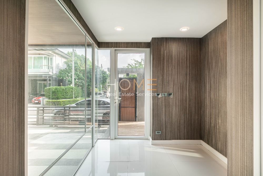 ขายบ้านลาดพร้าว เซ็นทรัลลาดพร้าว : บ้านเดี่ยว ลาดพร้าว ซอย 1 ✨ The Gallery House Pattern / Detached House 4 Bedrooms (FOR SALE), เดอะ แกลเลอรี่ เฮ้าส์ แพทเทิร์น / บ้านเดี่ยว 4 ห้องนอน (ขาย) RUK971