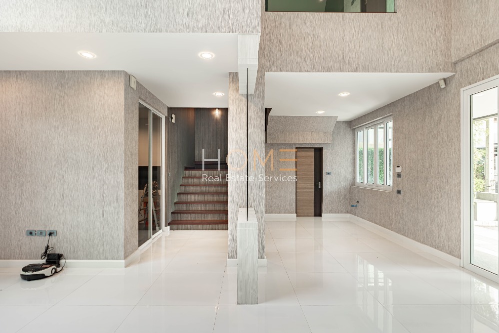 ขายบ้านลาดพร้าว เซ็นทรัลลาดพร้าว : บ้านเดี่ยว ลาดพร้าว ซอย 1 ✨ The Gallery House Pattern / Detached House 4 Bedrooms (FOR SALE), เดอะ แกลเลอรี่ เฮ้าส์ แพทเทิร์น / บ้านเดี่ยว 4 ห้องนอน (ขาย) RUK971