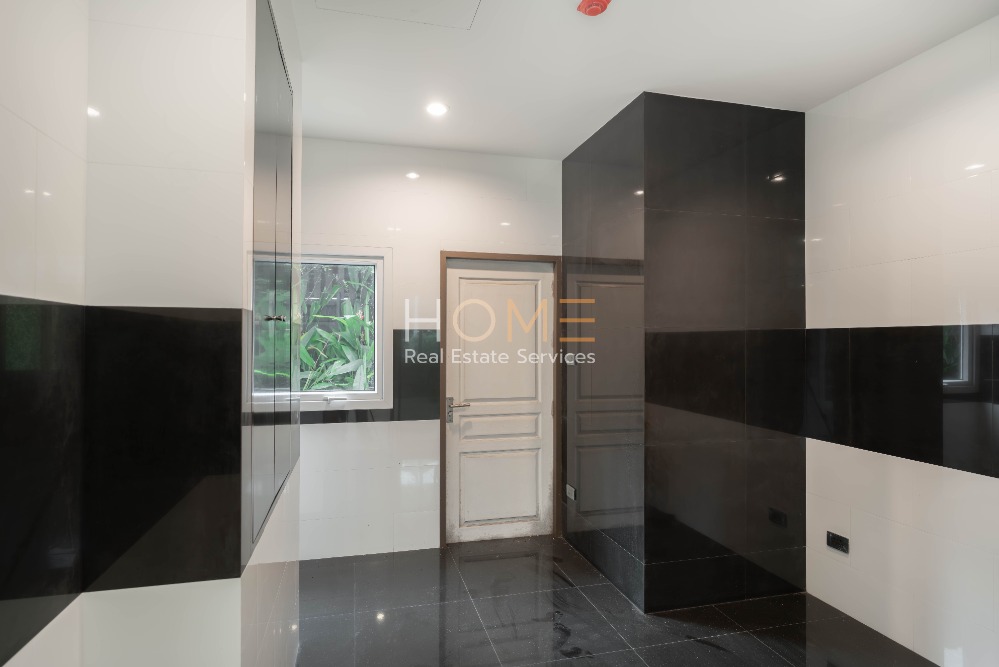 ขายบ้านลาดพร้าว เซ็นทรัลลาดพร้าว : บ้านเดี่ยว ลาดพร้าว ซอย 1 ✨ The Gallery House Pattern / Detached House 4 Bedrooms (FOR SALE), เดอะ แกลเลอรี่ เฮ้าส์ แพทเทิร์น / บ้านเดี่ยว 4 ห้องนอน (ขาย) RUK971